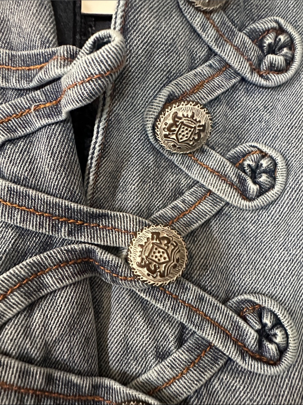 NWT BlueVelvet Blue Washed 2 Tone Denim Military-Style Jean Jacket size Large - Picture 4 of 7